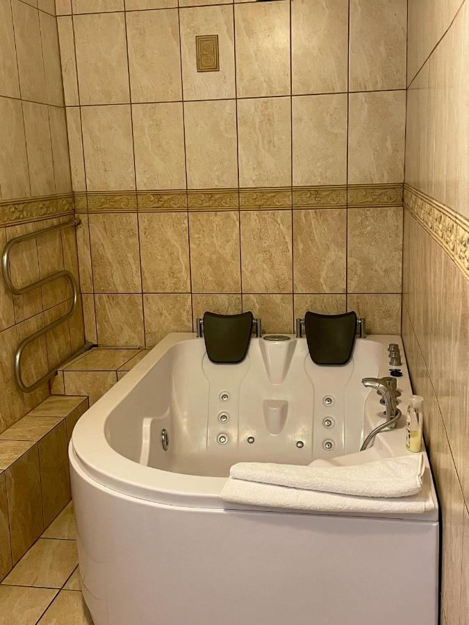 Taurage Hotel エクステリア 写真